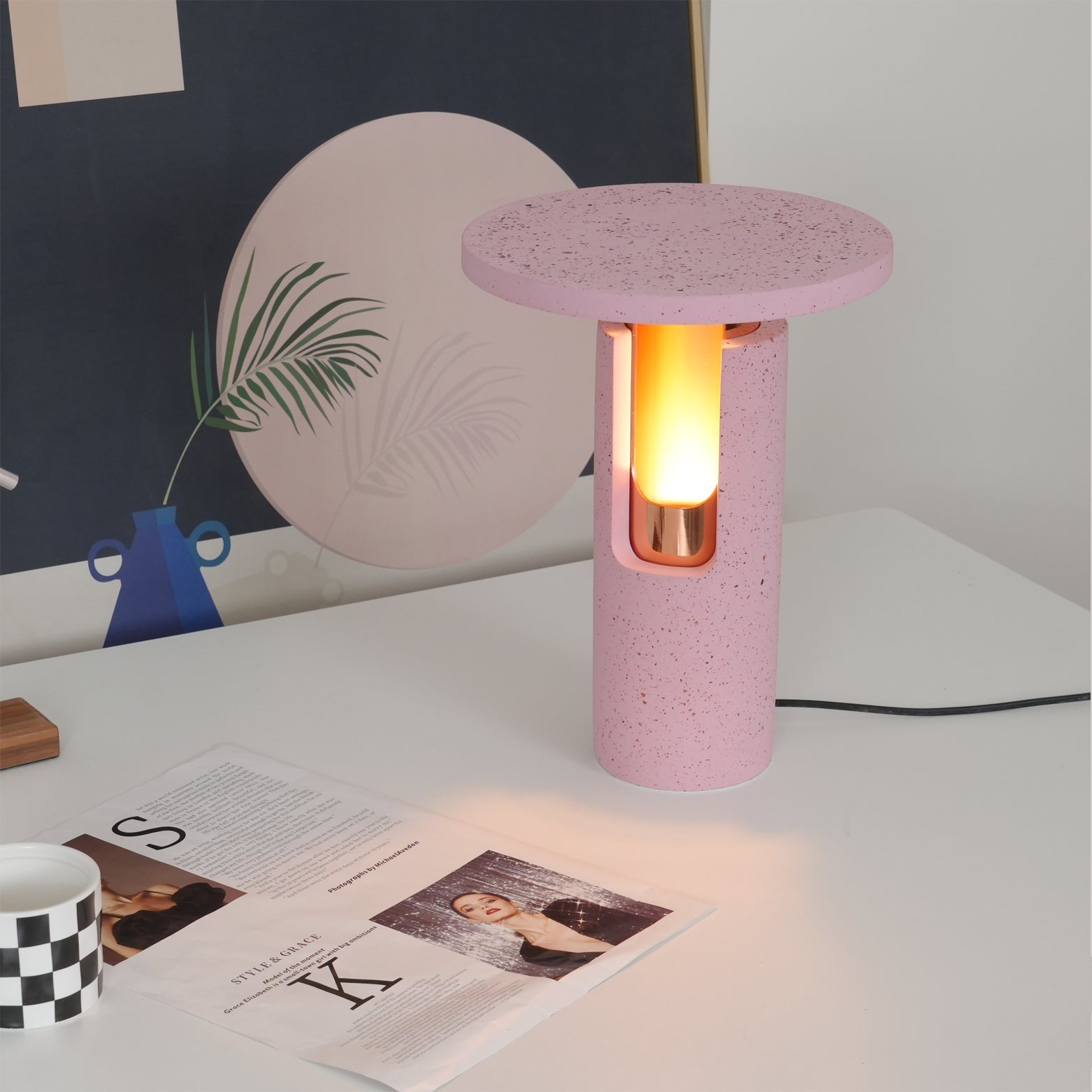 Modern Table Lamp with Terrazzo Base and Pink Finish – 26cm Diameter 3