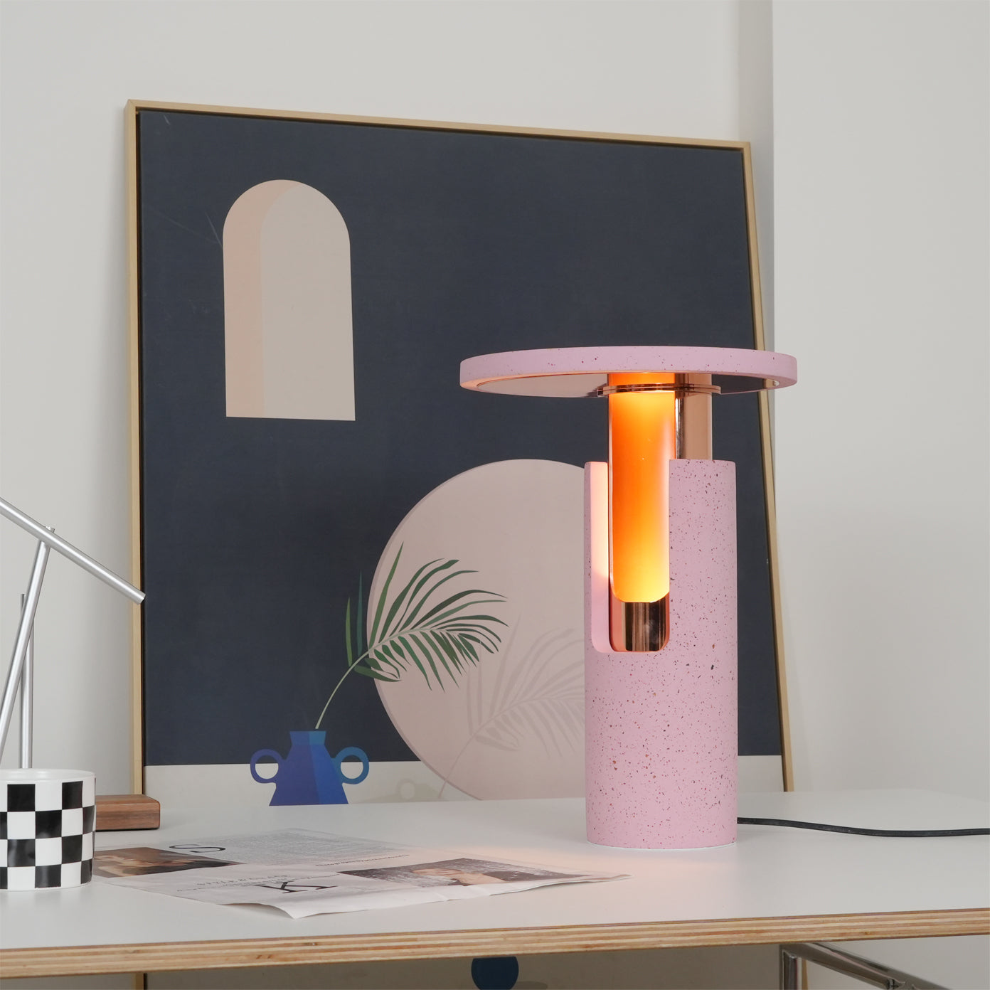 Modern Table Lamp with Terrazzo Base and Pink Finish – 26cm Diameter 6