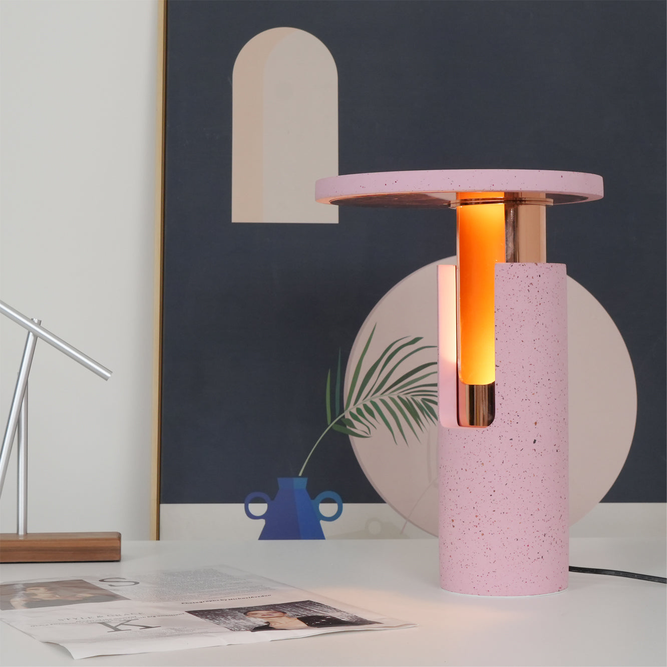 Modern Table Lamp with Terrazzo Base and Pink Finish – 26cm Diameter 9