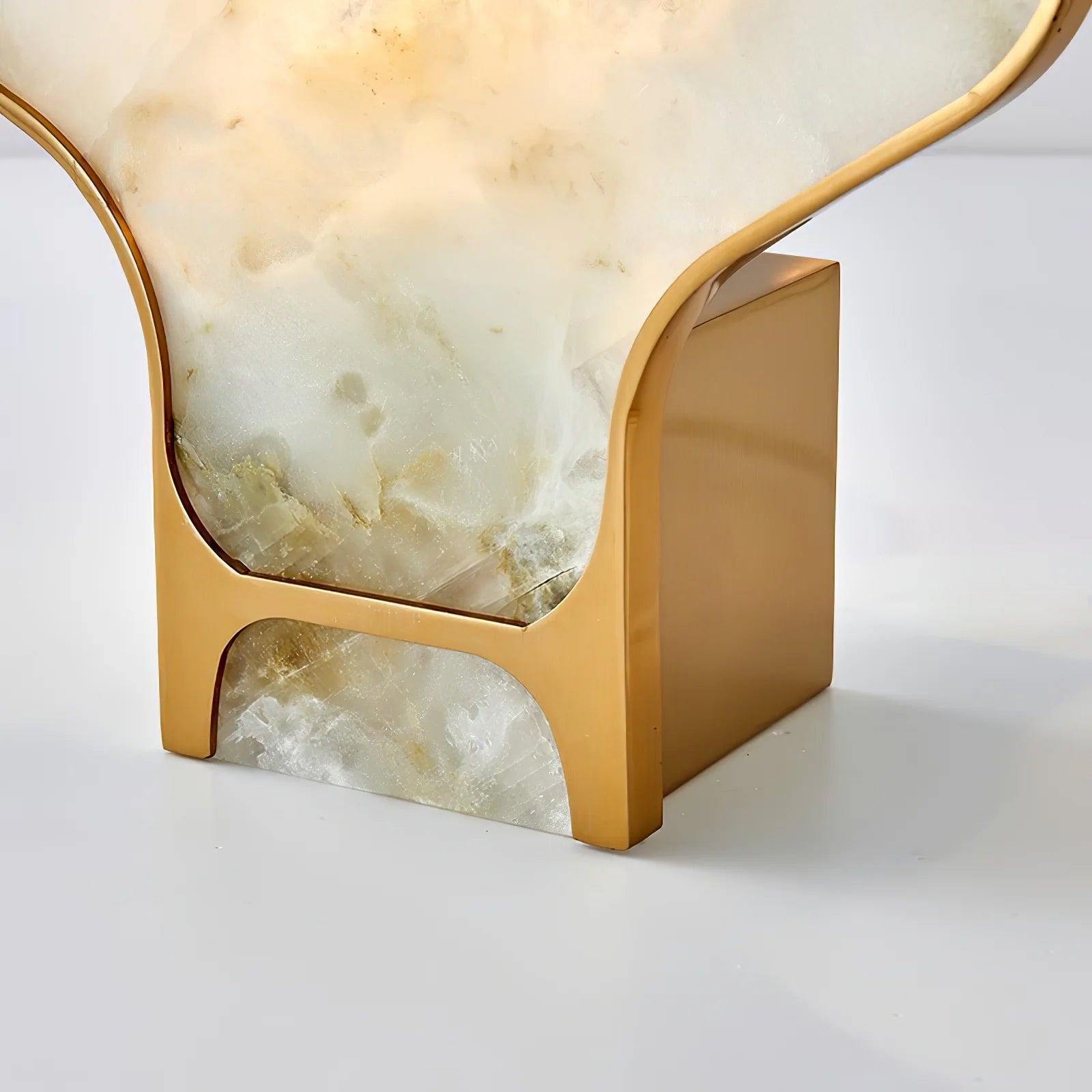 Elegant Alabaster Table Lamp with Intricate Design – 16.9 Height 7