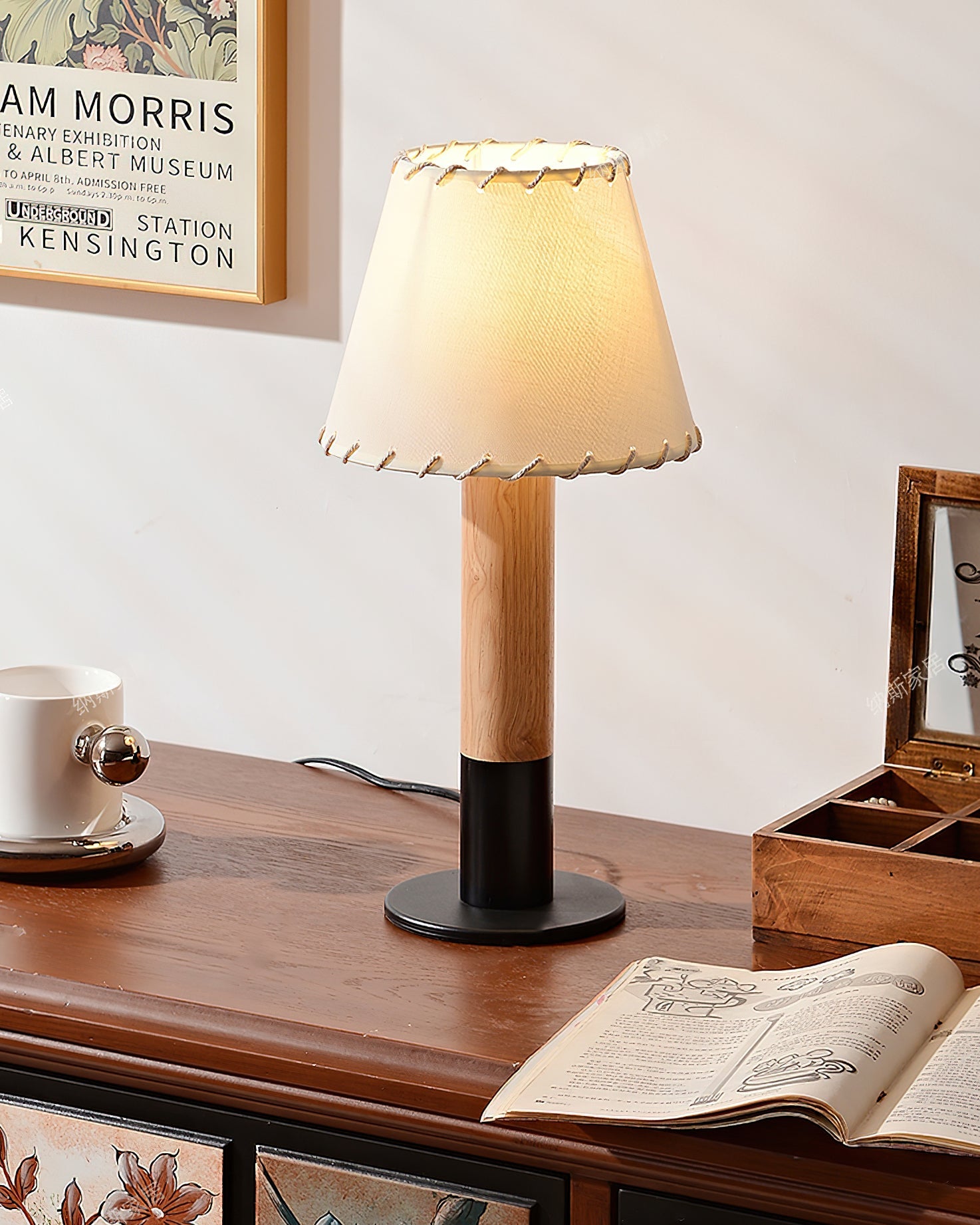 Stylish Table Lamp with Wooden Base and Fabric Shade – Modern Desk and Bedside Lighting 8