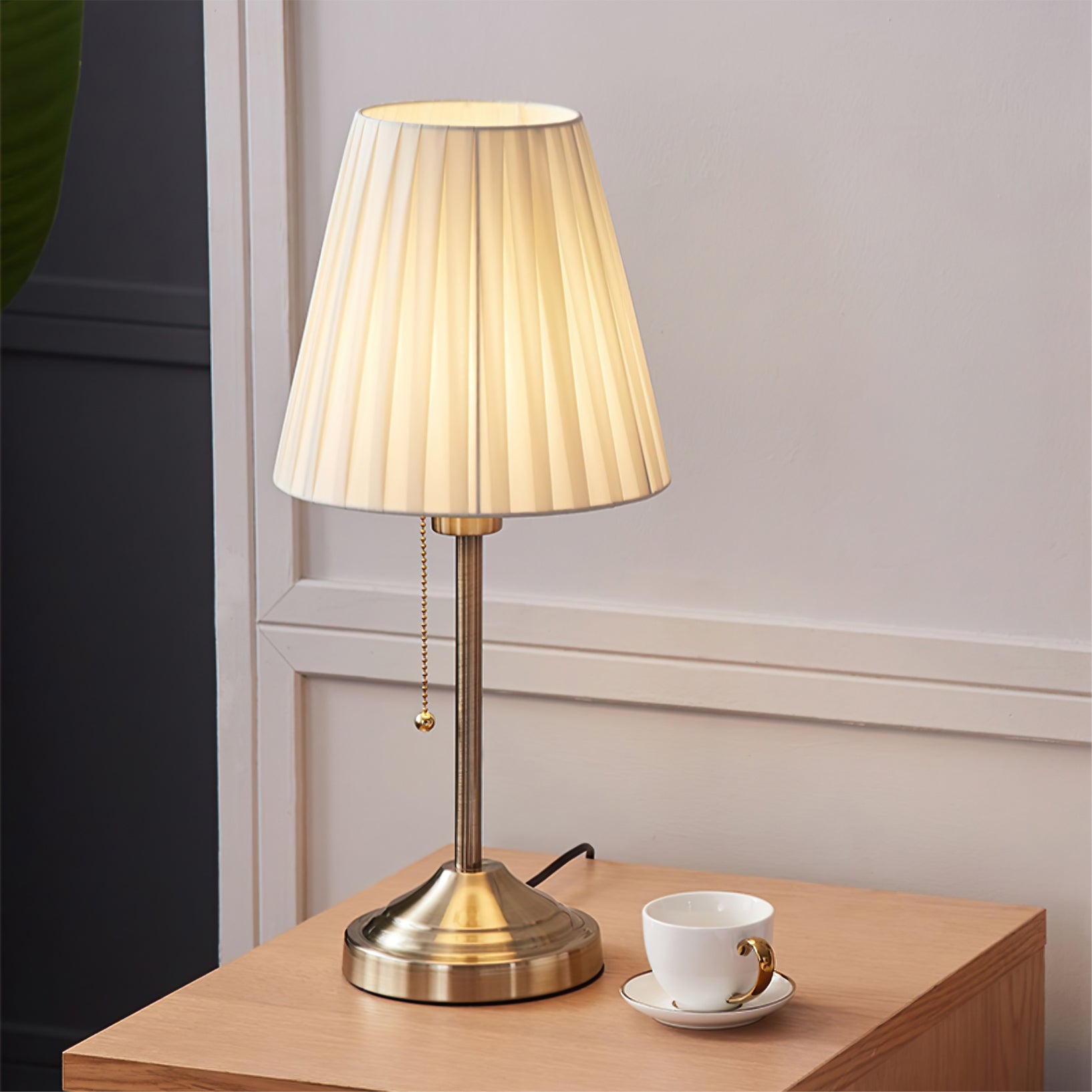 Stylish Table Lamp with Fabric Shade and Metal Base – Warm Yellow Light for Bedroom or Living Room 4
