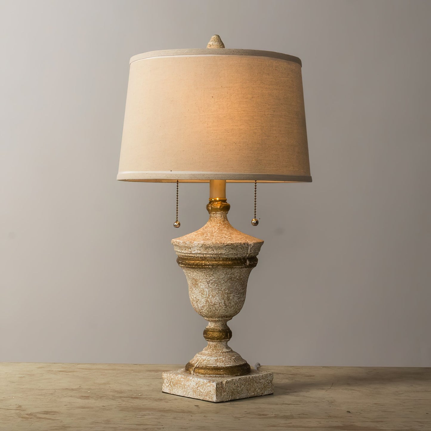 Vintage-Inspired Table Lamp with Antique-Style Base – 30cm for Bedroom or Living Room 3