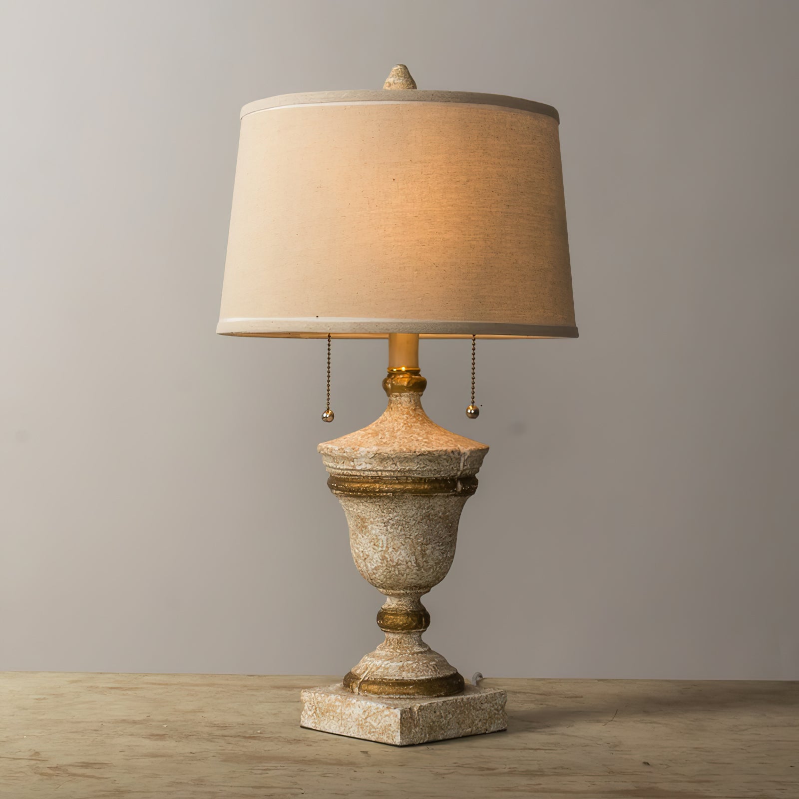 Vintage-Inspired Table Lamp with Antique-Style Base – 30cm for Bedroom or Living Room 3