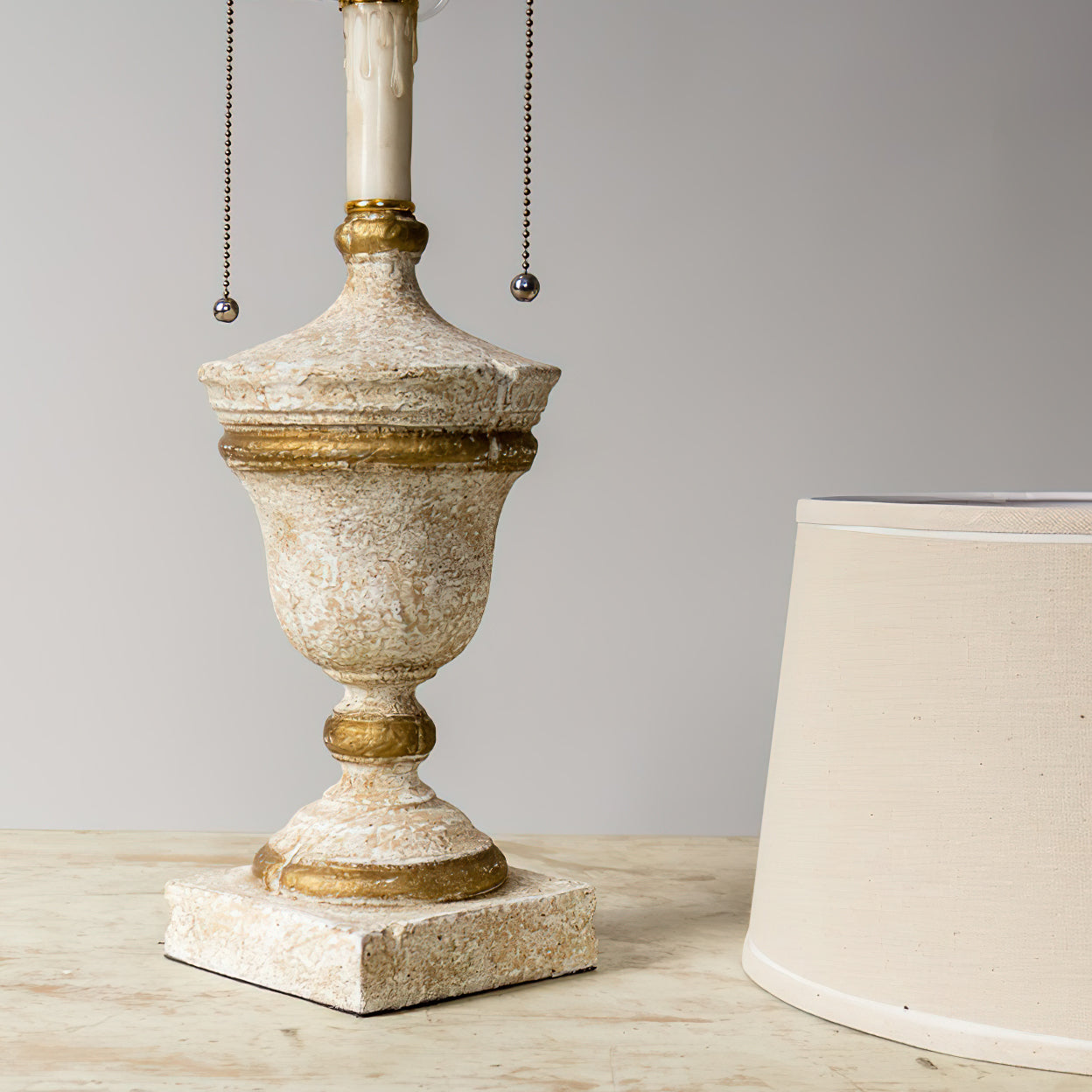 Vintage-Inspired Table Lamp with Antique-Style Base – 30cm for Bedroom or Living Room 6