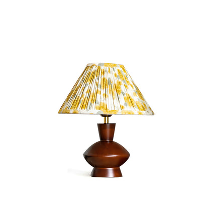 Elegant Wooden Table Lamp with Flower Shade – Versatile Nightstand and Desk Lighting 2