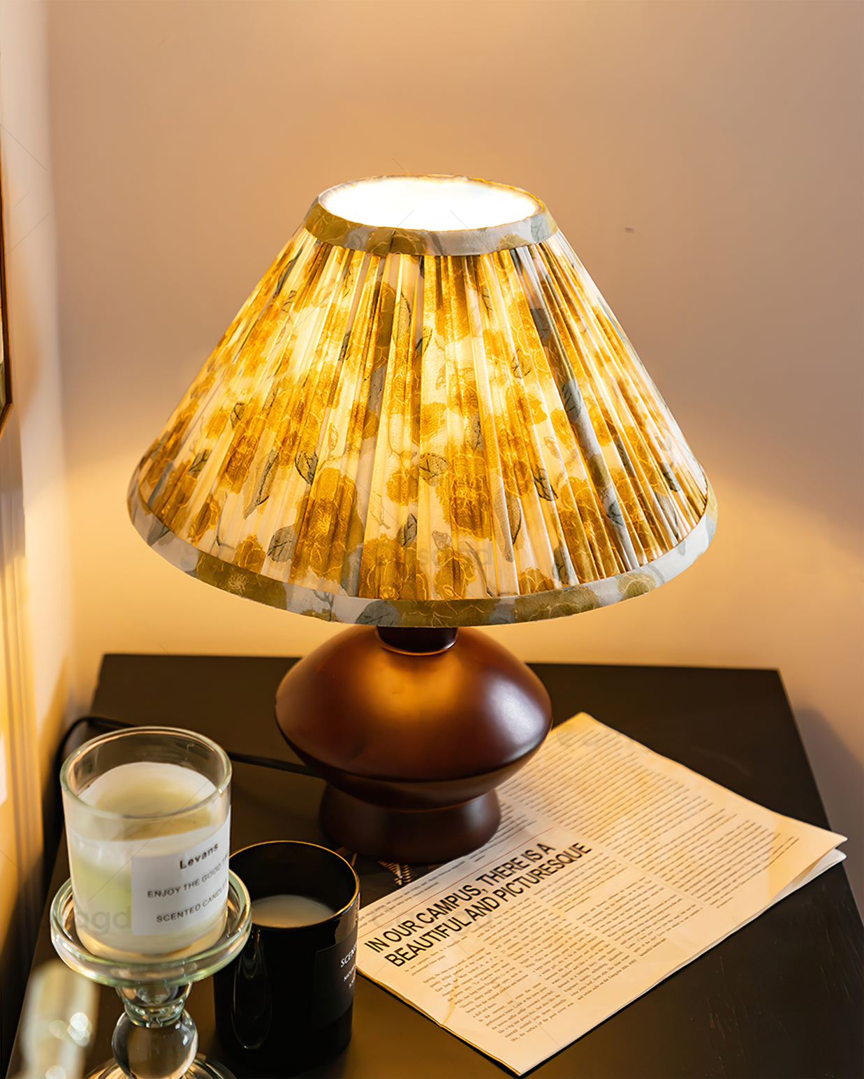 Elegant Wooden Table Lamp with Flower Shade – Versatile Nightstand and Desk Lighting 4
