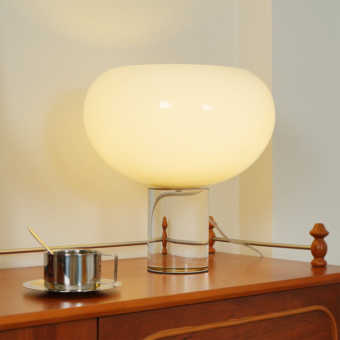 Buds Table Lamp with Warm LED Light – Modern Glass and Acrylic Design 8