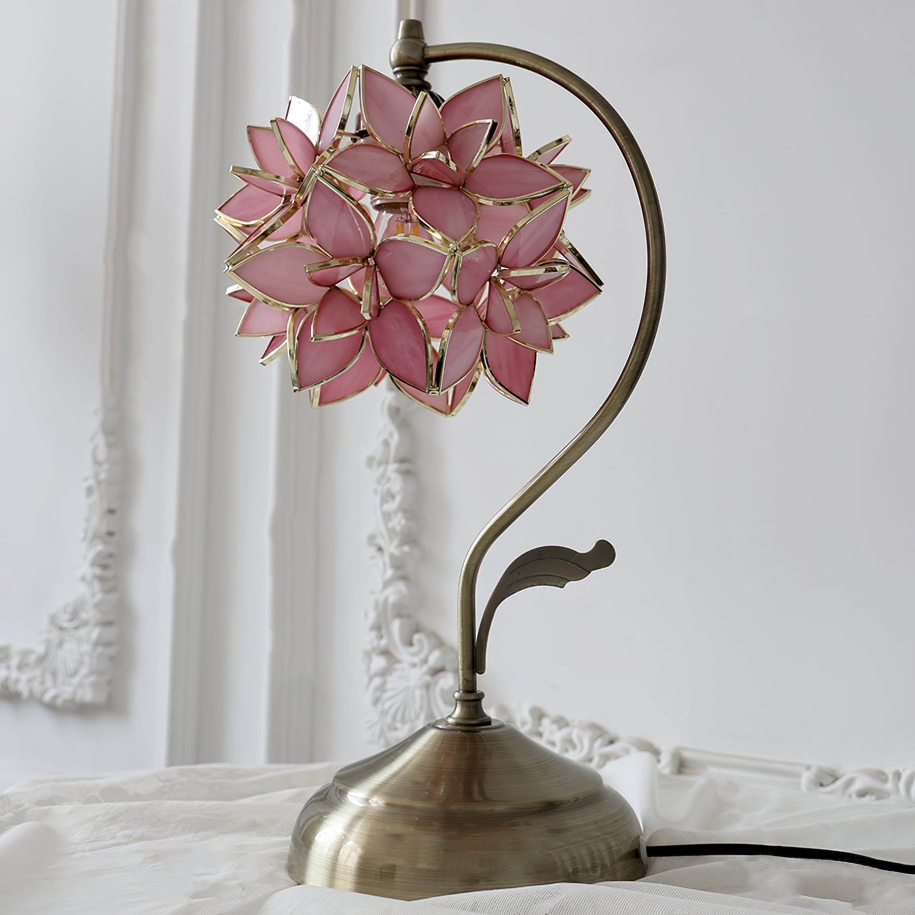 Elegant Pink Capiz Table Lamp with Metal Frame – 20cm Diameter 3
