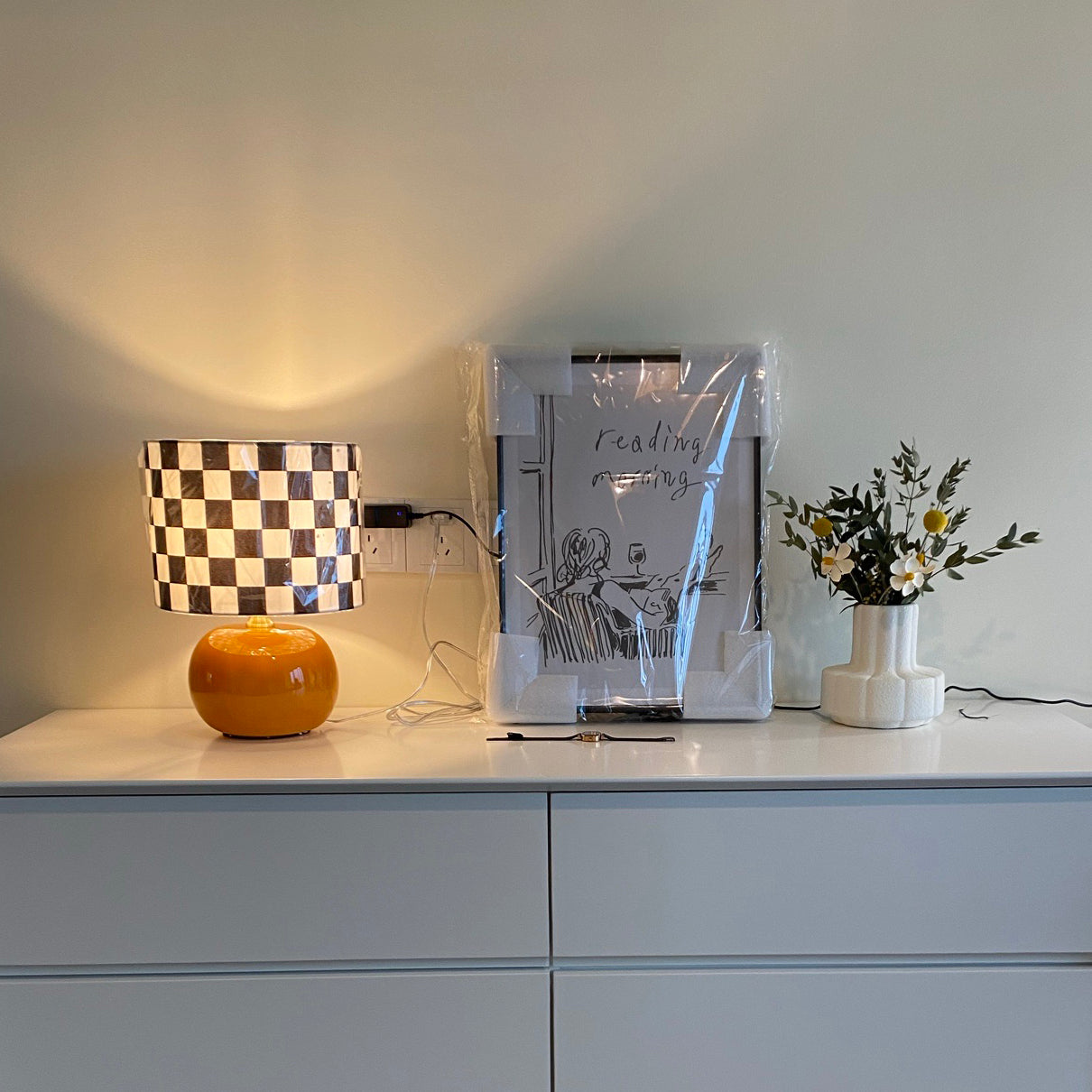 Checkerboard Table Lamp with Glass Base – Stylish Indoor Lighting Fixture 5