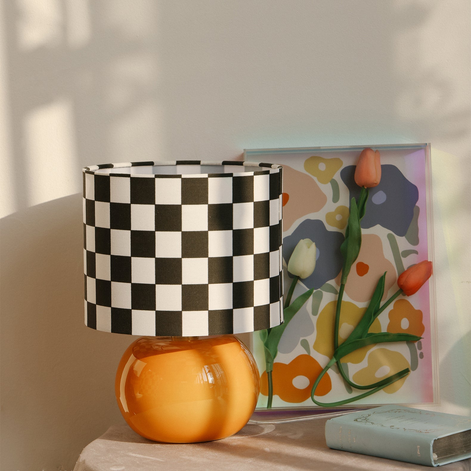 Checkerboard Table Lamp with Glass Base – Stylish Indoor Lighting Fixture 6