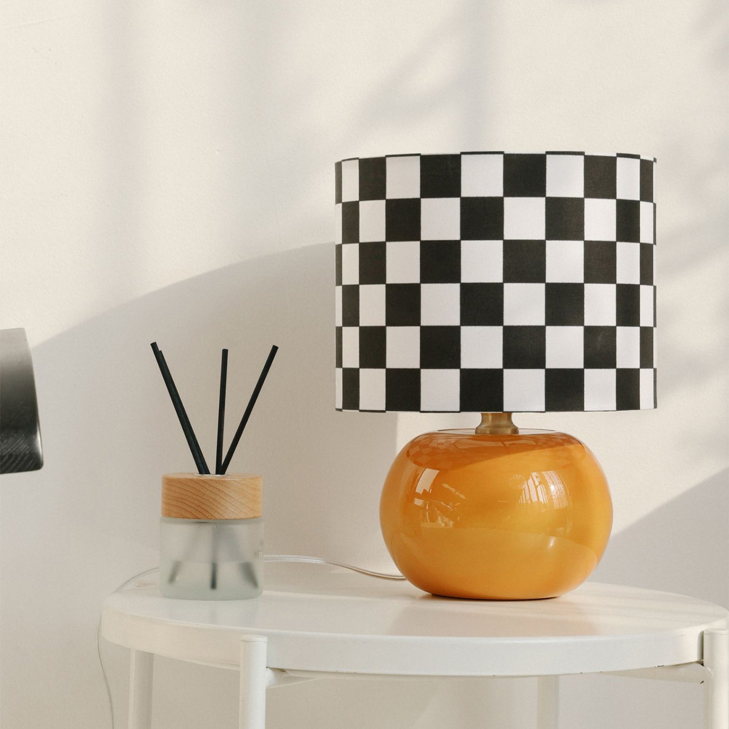 Checkerboard Table Lamp with Glass Base – Stylish Indoor Lighting Fixture 8
