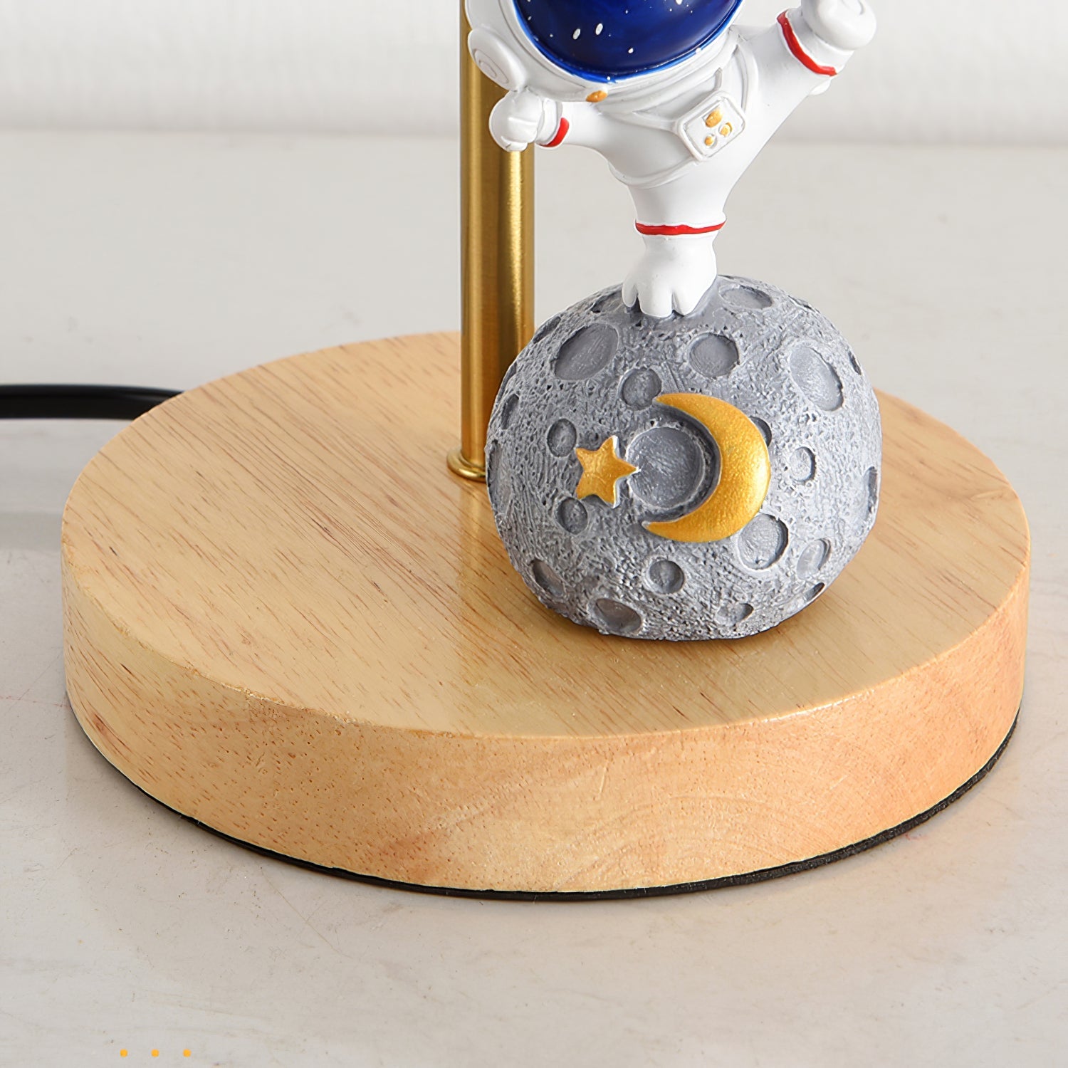 Creative Moon Table Lamp with Wooden Base and Astronaut Design – LED Light 6