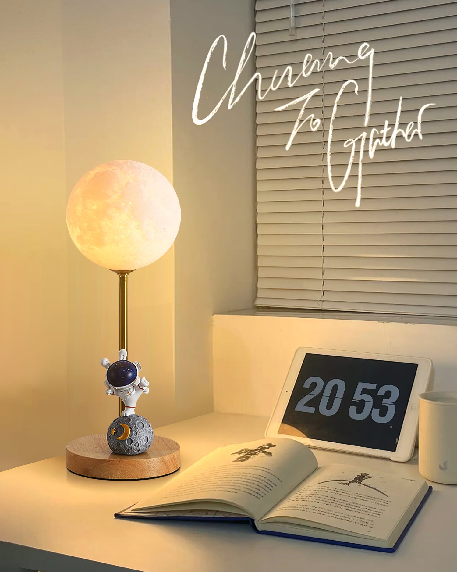 Creative Moon Table Lamp with Wooden Base and Astronaut Design – LED Light 7