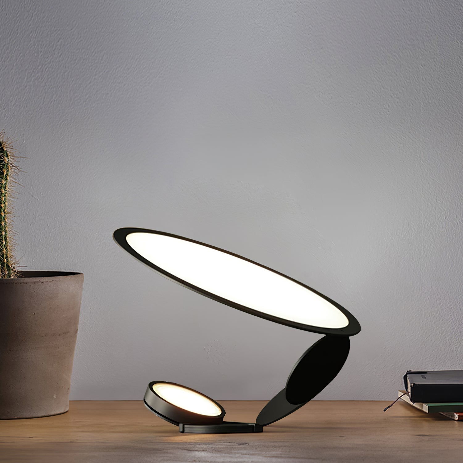 Modern Cut Table Lamp with Integrated LED – Stylish Indoor Lighting Fixture 4