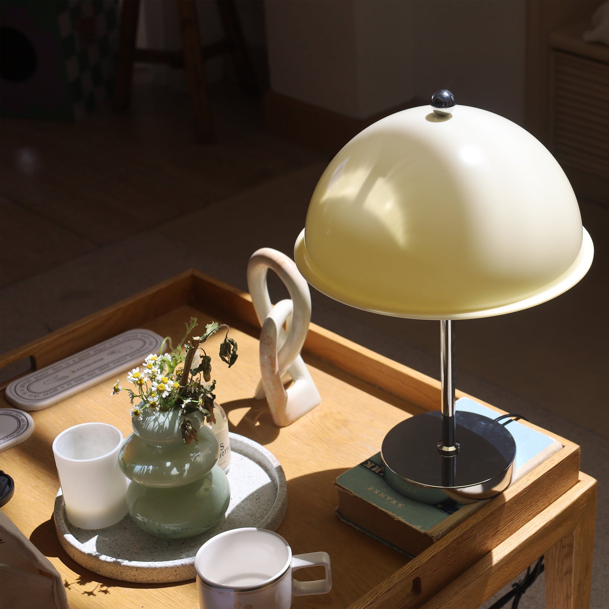 Modern Table Lamp with Metal and Acrylic Design - Ideal Bedside or Desk Lamp for Living Room and Bedroom 5