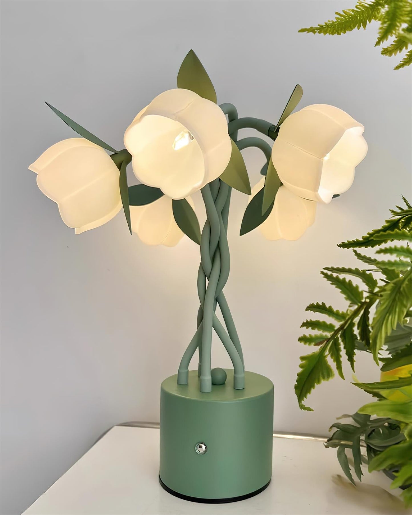 Faira Flower Table Lamp – Elegant Floral Design with Soft Ambient Glow 5