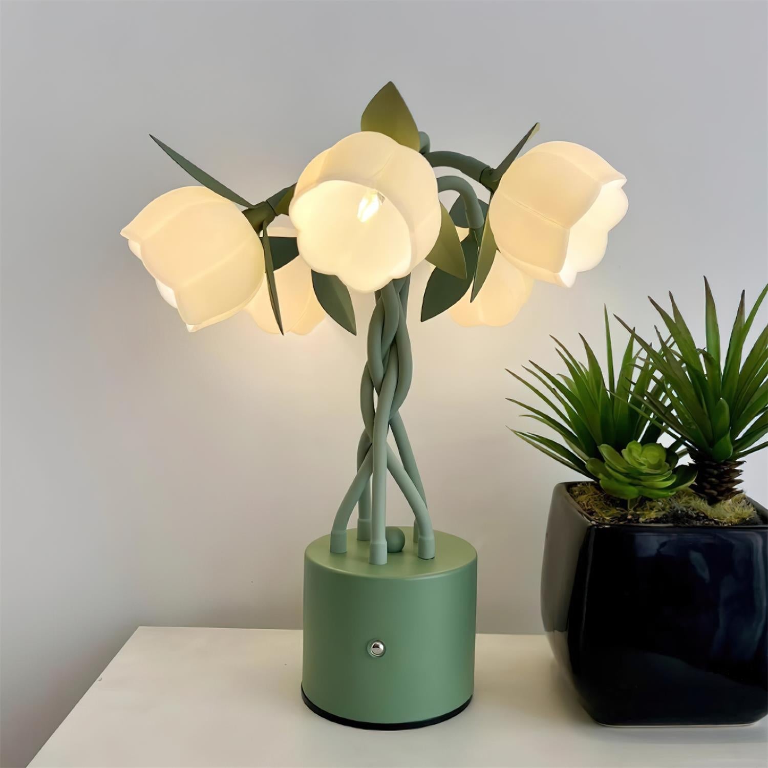 Faira Flower Table Lamp – Elegant Floral Design with Soft Ambient Glow 8