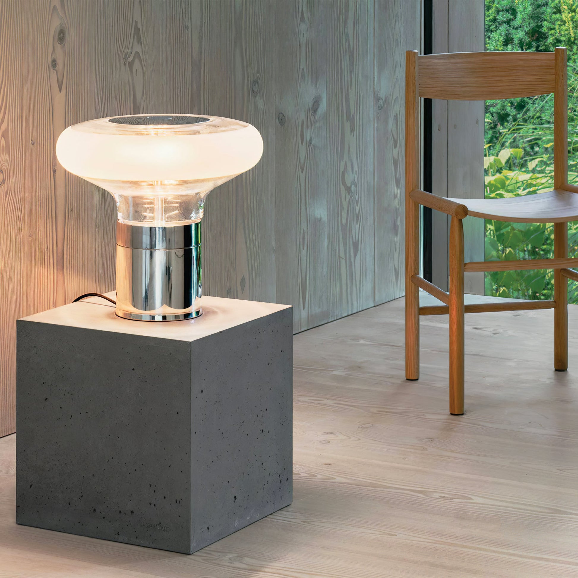 Elegant Five Table Lamp with Mouth-Blown Glass Shade – LED Lighting 4
