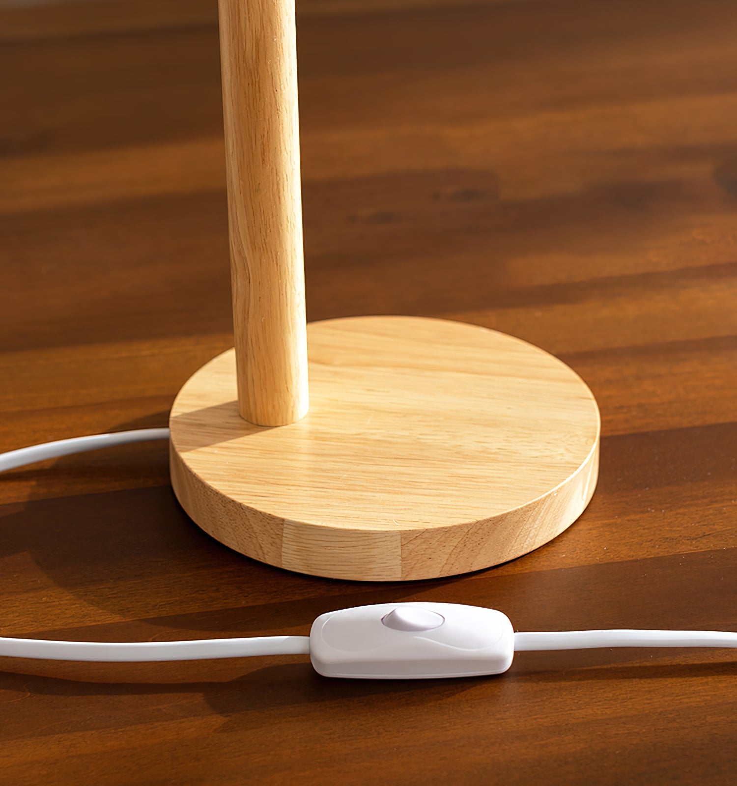 Modern Table Lamp with Wood Accent and Bird Figure – Stylish Bedside or Desk Lamp 8