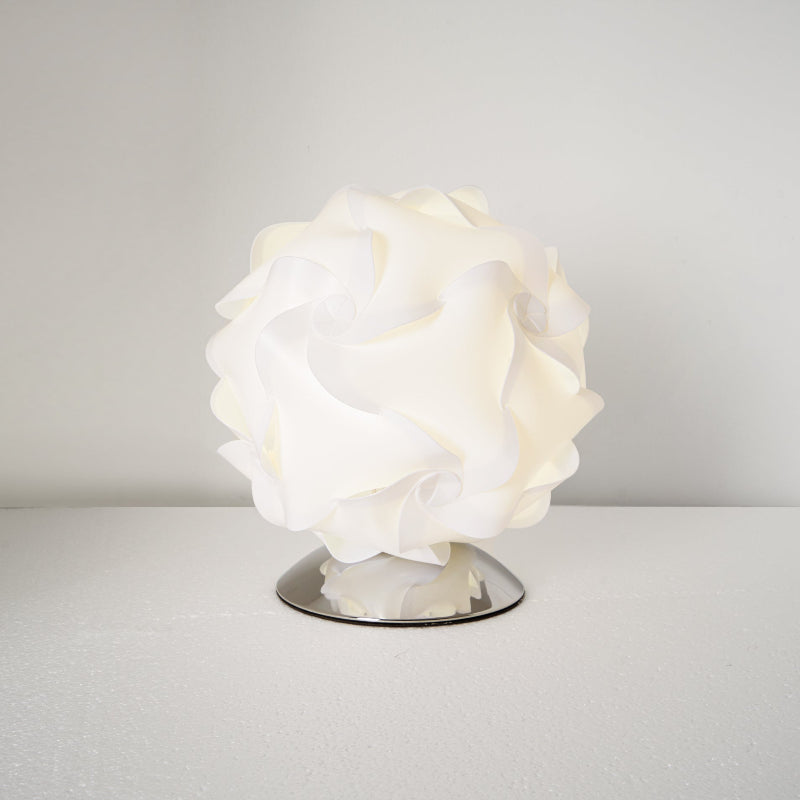 Elegant Flower Table Lamp with LED Bulb – Stylish Indoor Lighting Fixture 1