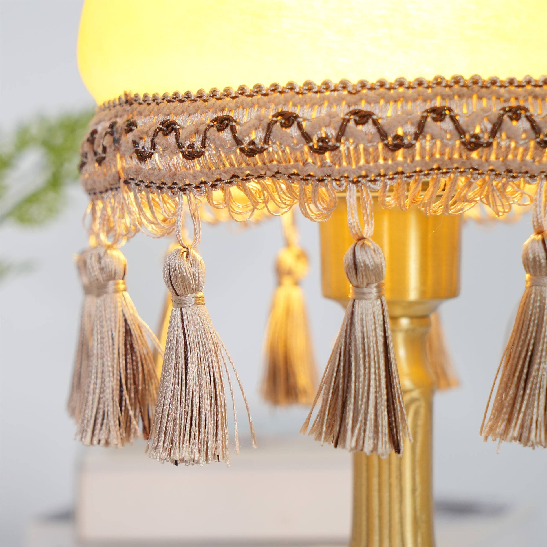 Elegant Brass Table Lamp with French Tassels – 18cm Diameter, Indoor Lighting 9