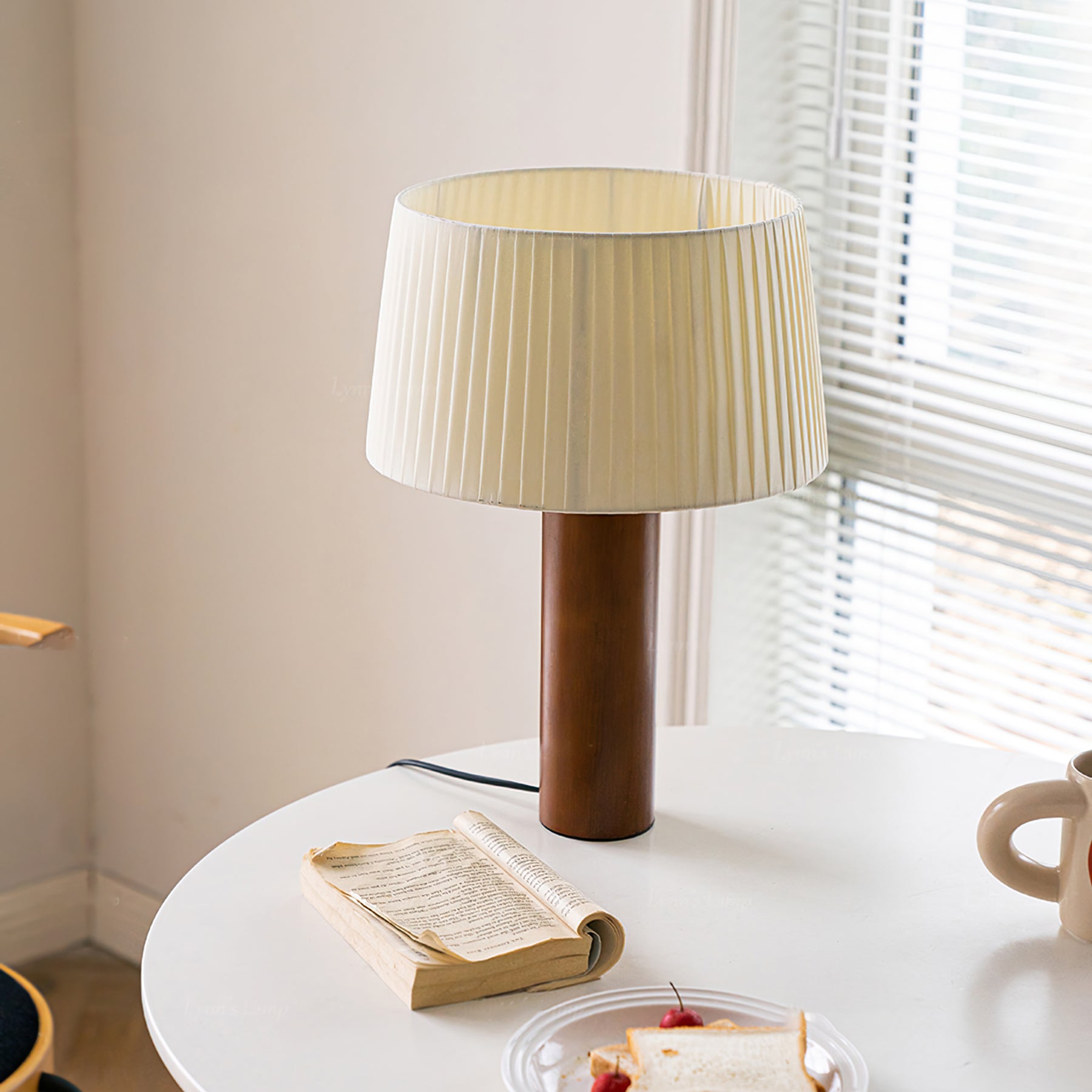 Gallissa Table Lamp with Wooden Base and Fabric Shade – Elegant Indoor Lighting 4