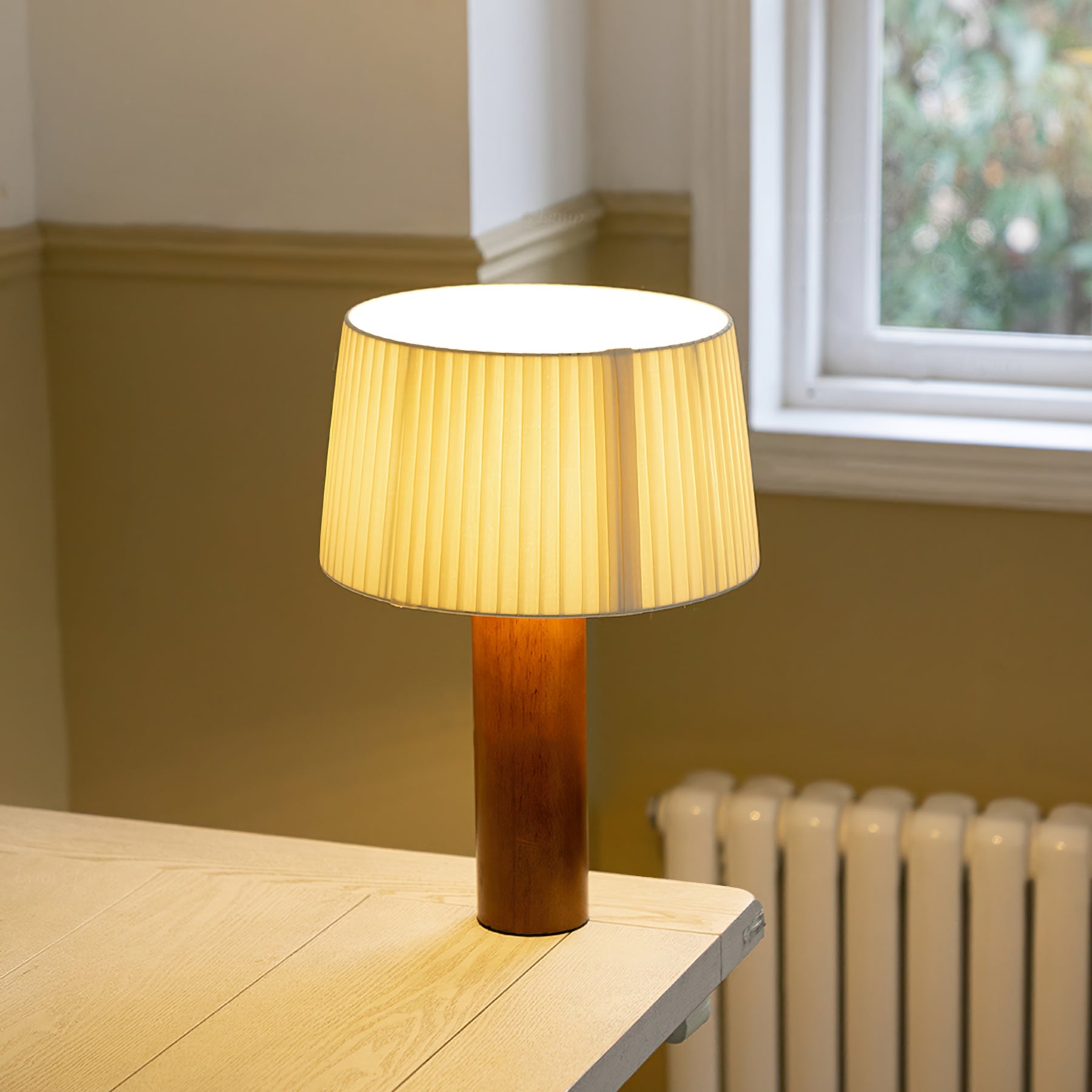 Gallissa Table Lamp with Wooden Base and Fabric Shade – Elegant Indoor Lighting 5