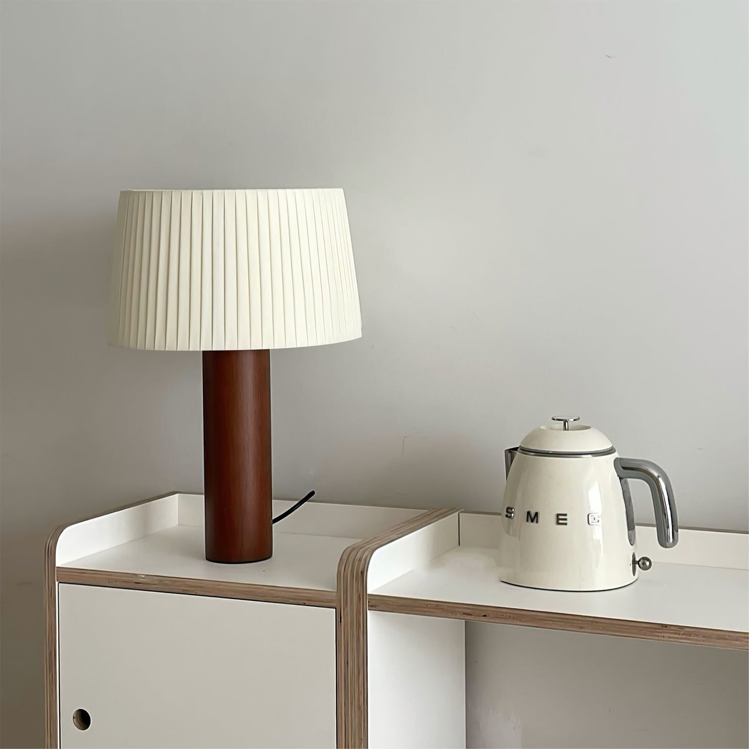 Gallissa Table Lamp with Wooden Base and Fabric Shade – Elegant Indoor Lighting 8
