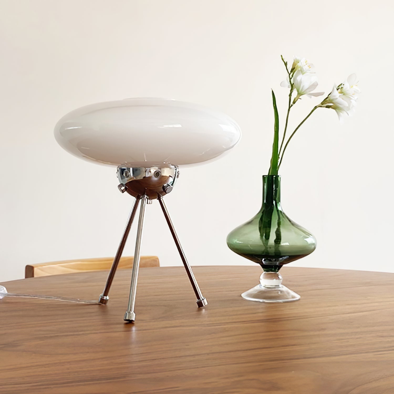 Contemporary Glass UFO Table Lamp with Elegant Design – 30cm Diameter 2