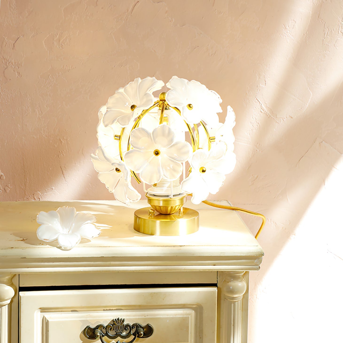 Elegant Floral Table Lamp with Glass Shade – 20cm Diameter, Indoor Use 5