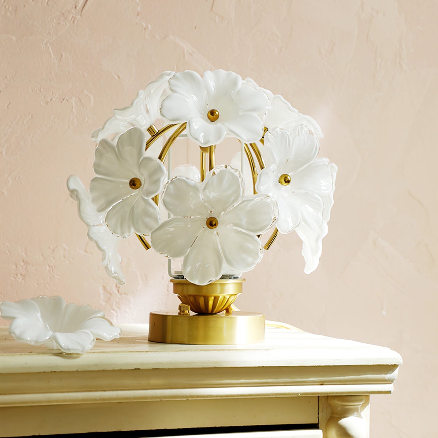 Elegant Floral Table Lamp with Glass Shade – 20cm Diameter, Indoor Use 8
