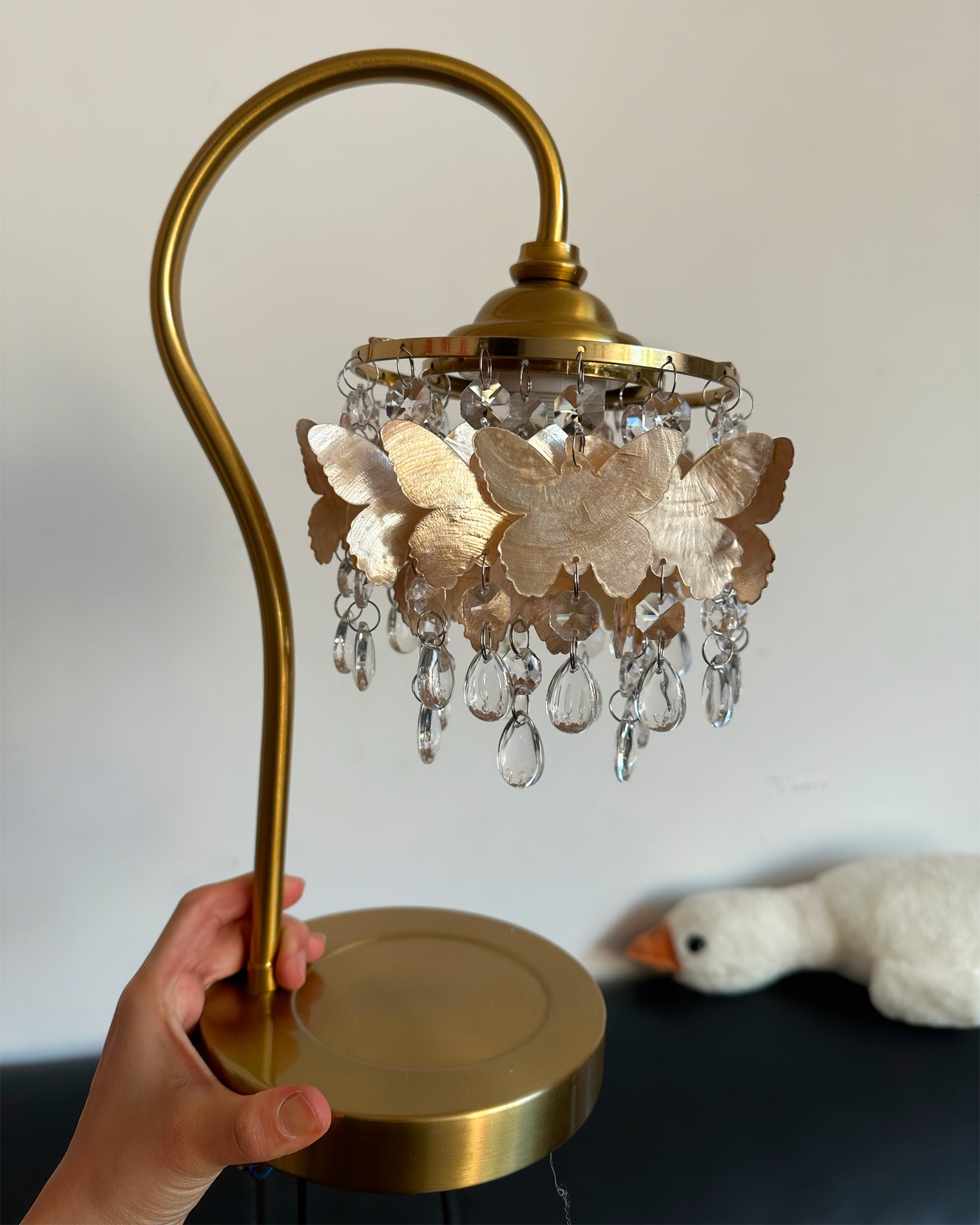Elegant Table Lamp with Crystal Accents and Golden Metal Frame – 15 for Bedside or Living Room 9