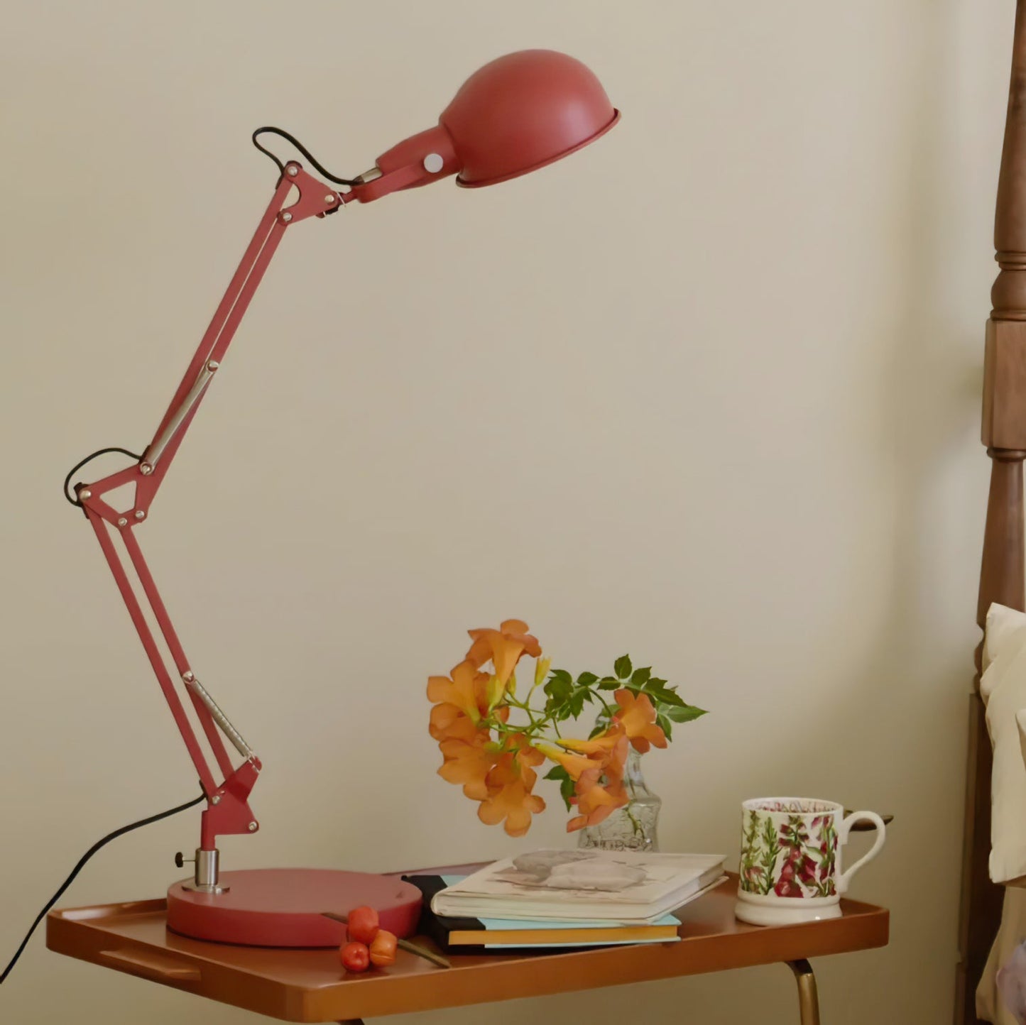 Adjustable Red Table Lamp with Metal Body – Modern Indoor Lighting 3