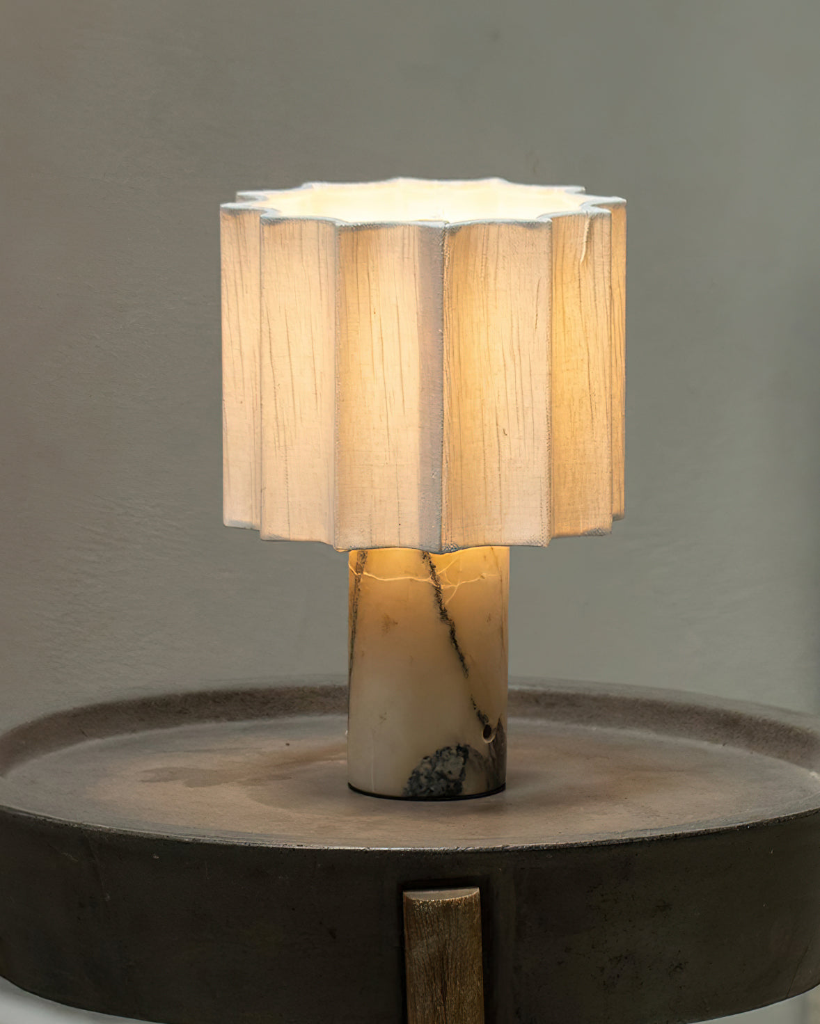 Battery-Powered Table Lamp with Marble Base and Fabric Shade – 19cm Diameter 6