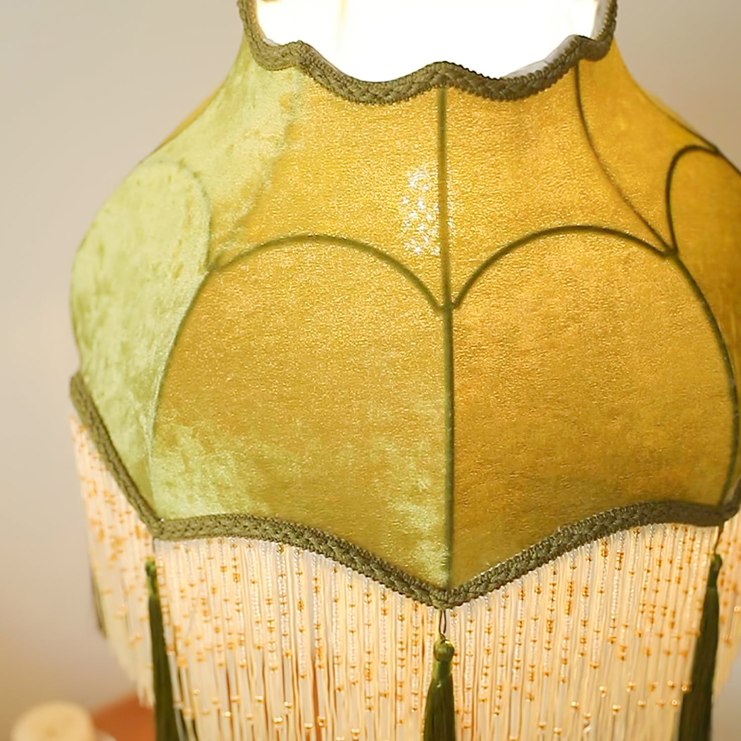 Vintage Fabric Table Lamp with Brass Base – Green Scalloped Shade 5