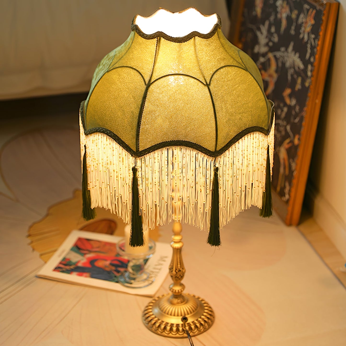 Vintage Fabric Table Lamp with Brass Base – Green Scalloped Shade 8