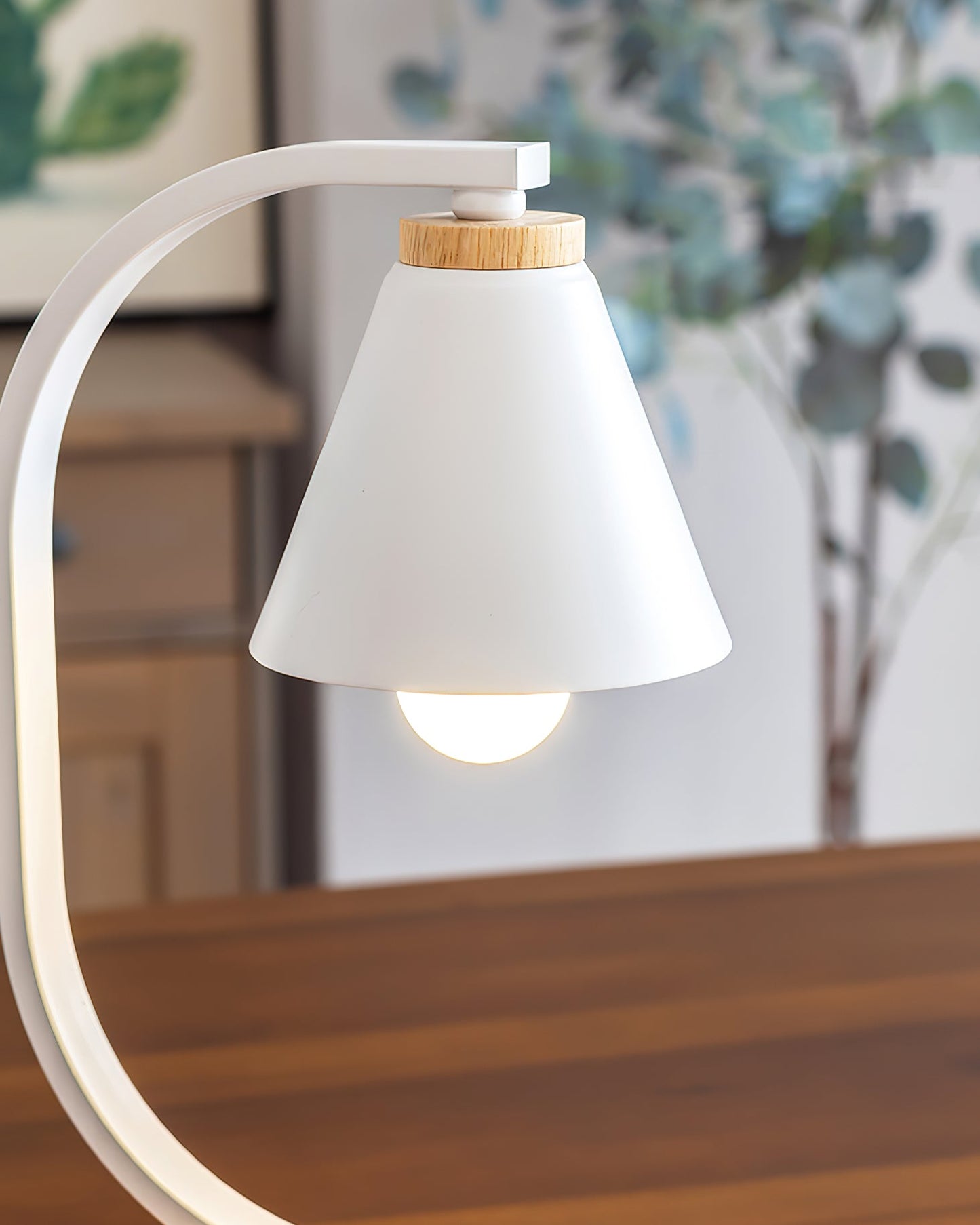 Charming Table Lamp with Wood Base and Bird Accent – Soft Light for Bedroom or Living Room 3