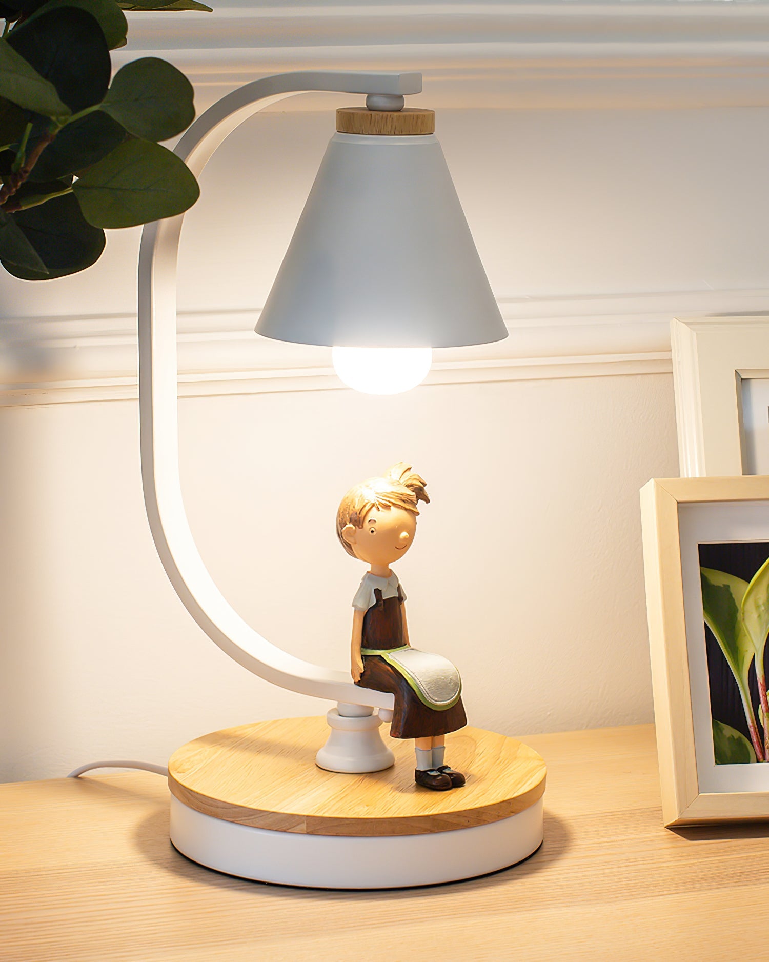 Charming Table Lamp with Wood Base and Bird Accent – Soft Light for Bedroom or Living Room 7
