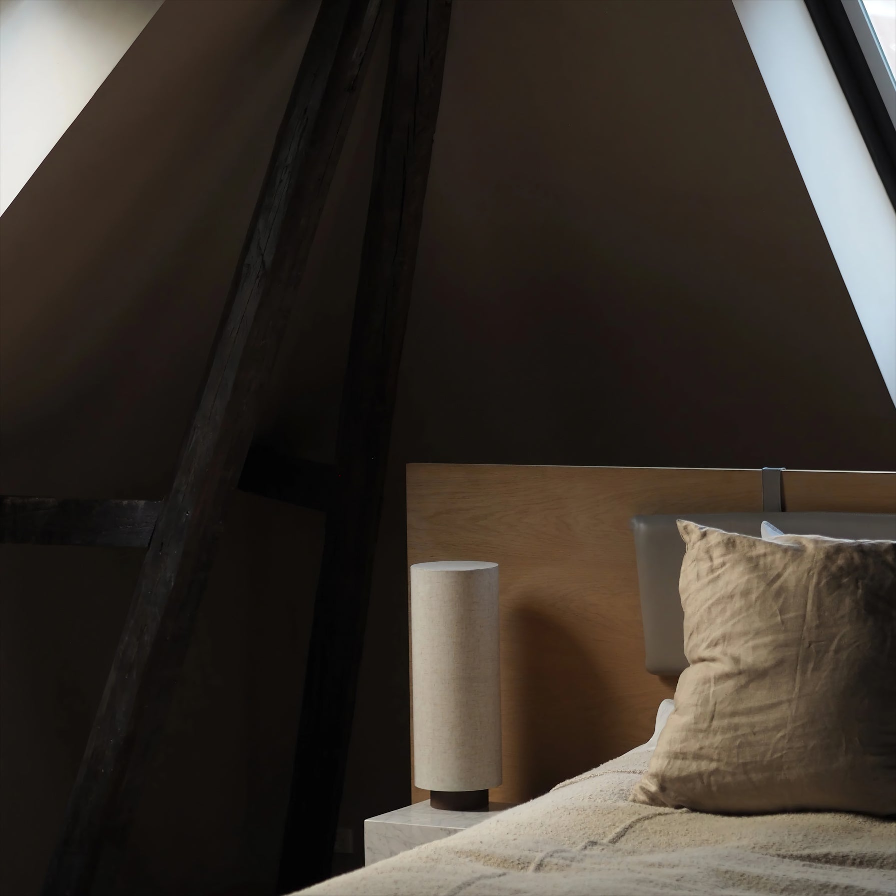 Linen Table Lamp with Solid Wood Base – Modern Bedroom or Desk Lamp for Ambient Lighting 9