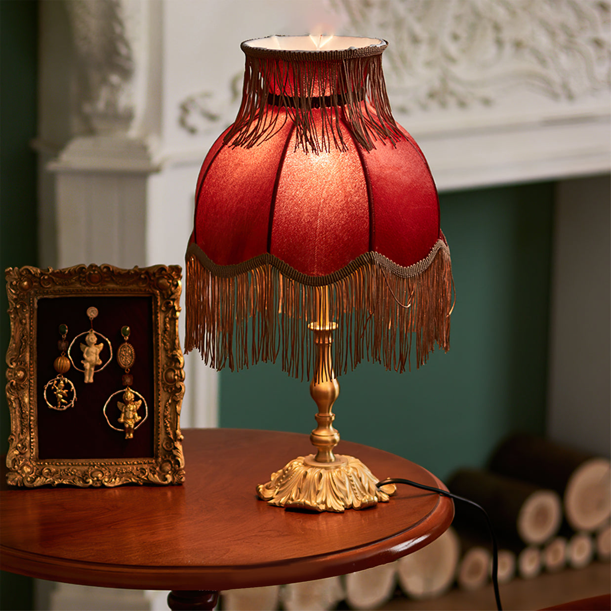 Modern Brass Table Lamp with Tassels – Stylish Indoor Lighting Fixture 3