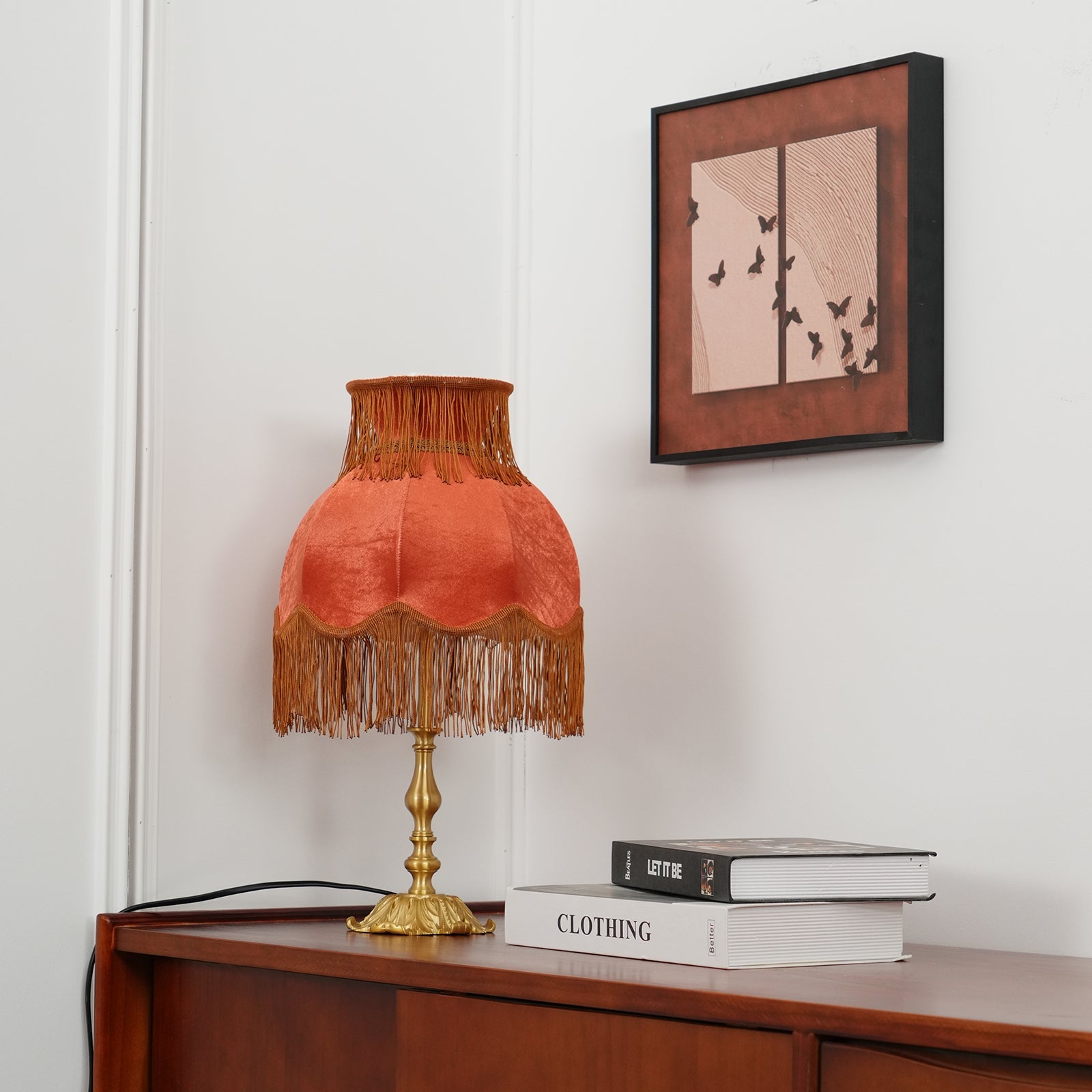 Modern Brass Table Lamp with Tassels – Stylish Indoor Lighting Fixture 7