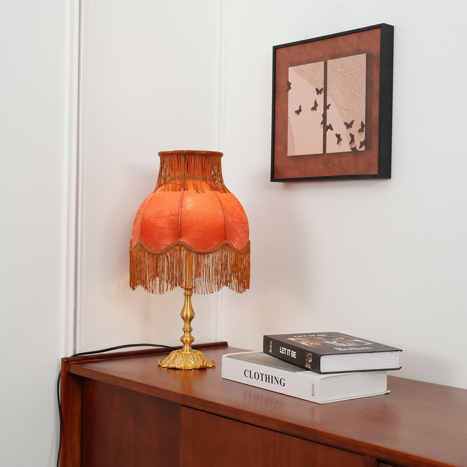 Modern Brass Table Lamp with Tassels – Stylish Indoor Lighting Fixture 8