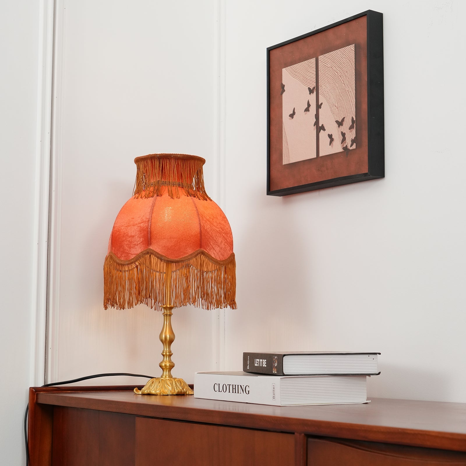 Modern Brass Table Lamp with Tassels – Stylish Indoor Lighting Fixture 9