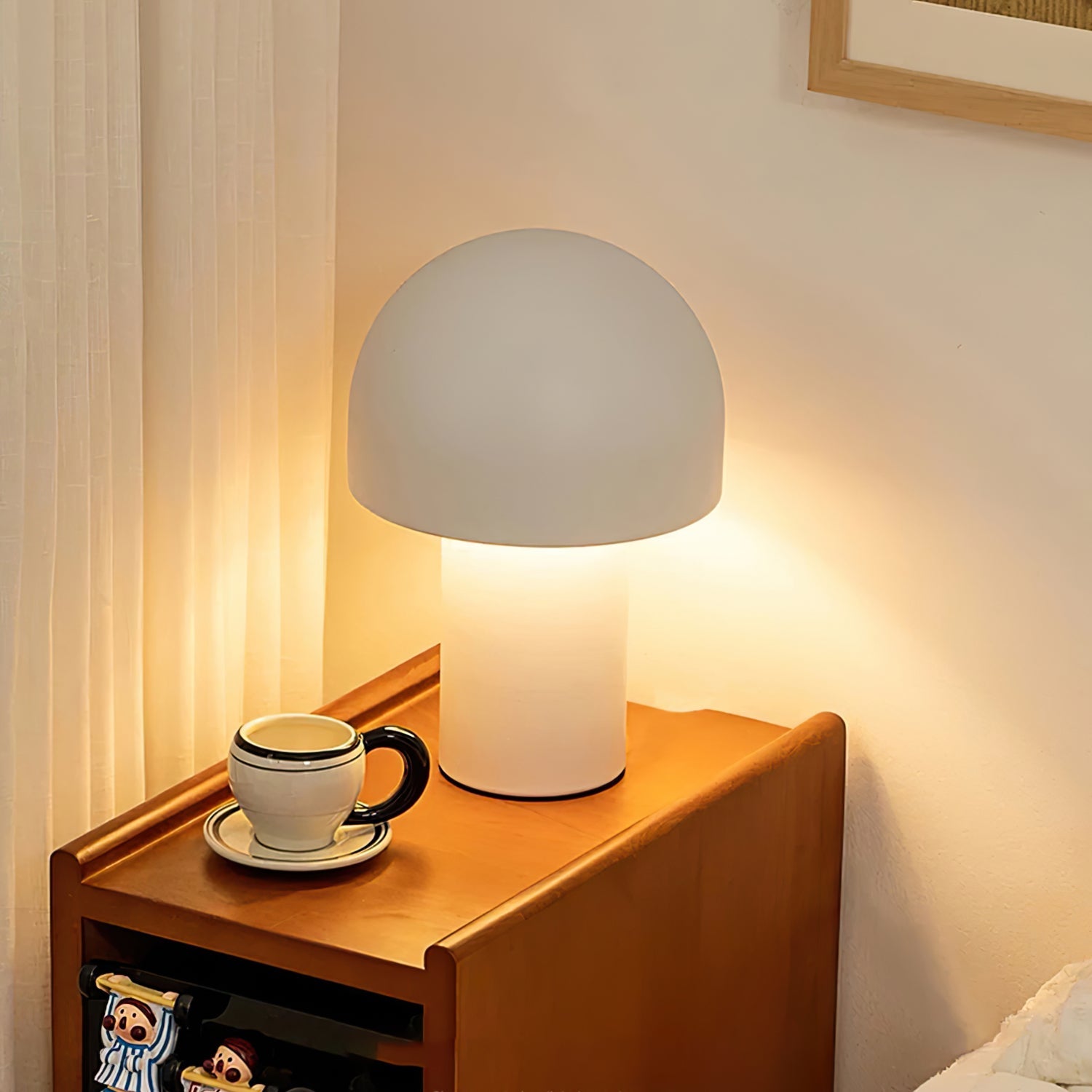 Modern Mushroom-Shaped Table Lamp with Warm Glow – Stylish Bedside or Desk Lamp in White and Orange 4