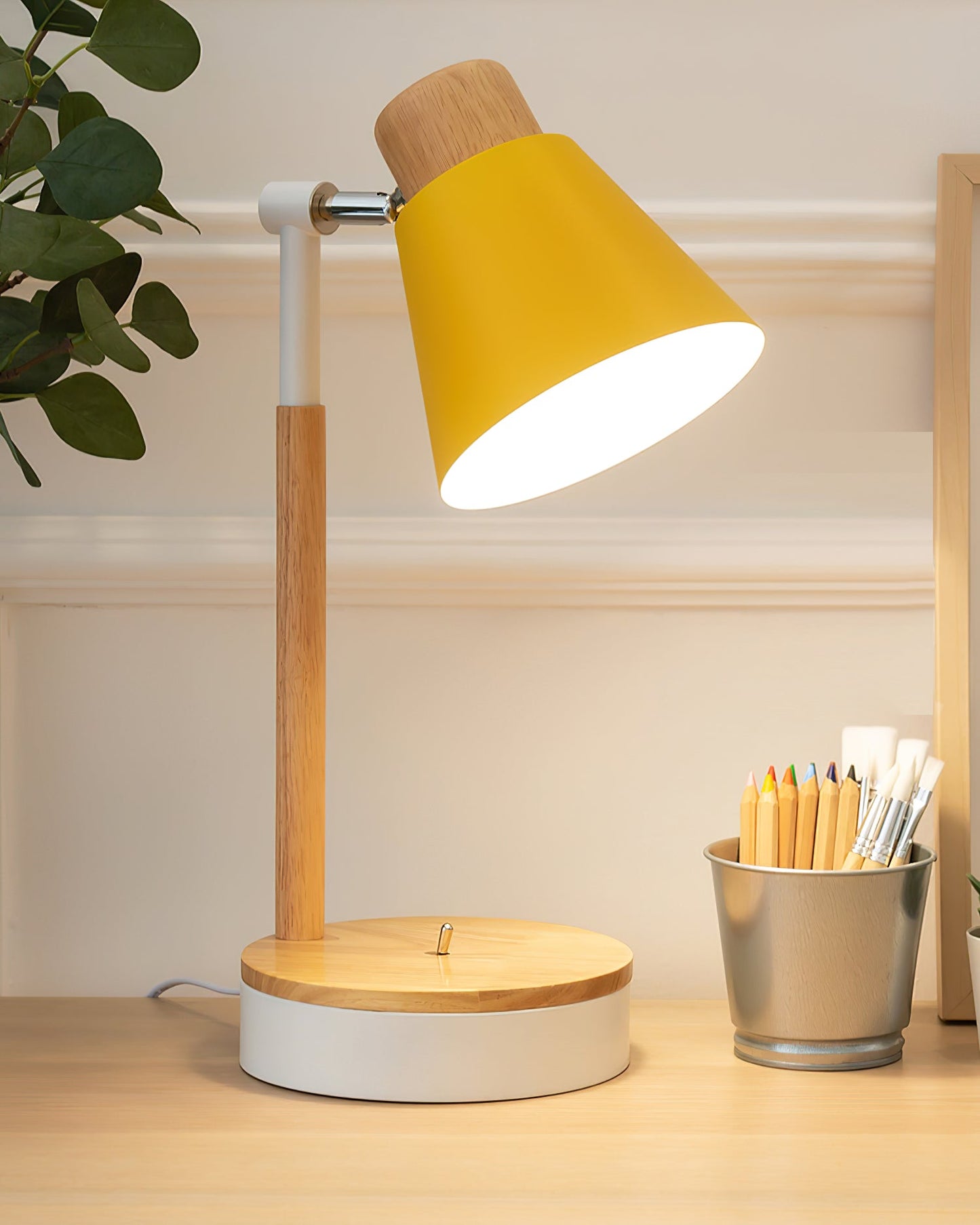 Modern Table Lamp with Wooden Base and Metal Shade – Minimalist Design for Desk or Bedside 5