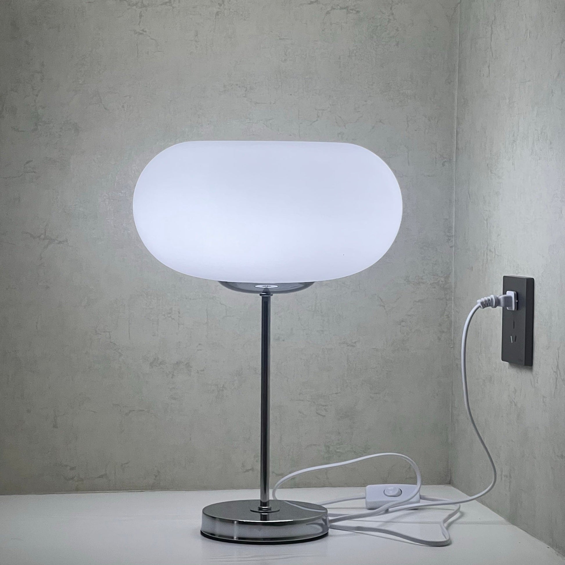 Minimalist Table Lamp with LED Bulb Compatibility – Modern Silver Finish 4