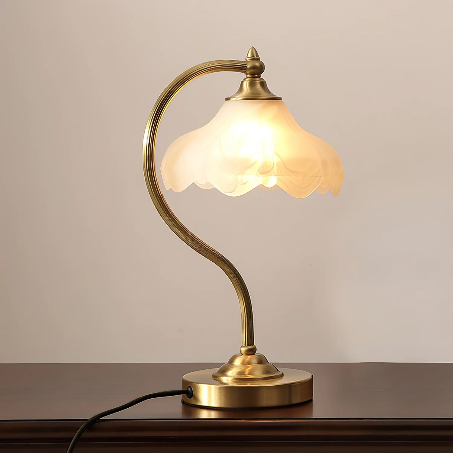 Elegant Brass and Glass Table Lamp – Magnolia Flower Design for Bedroom or Living Room 4