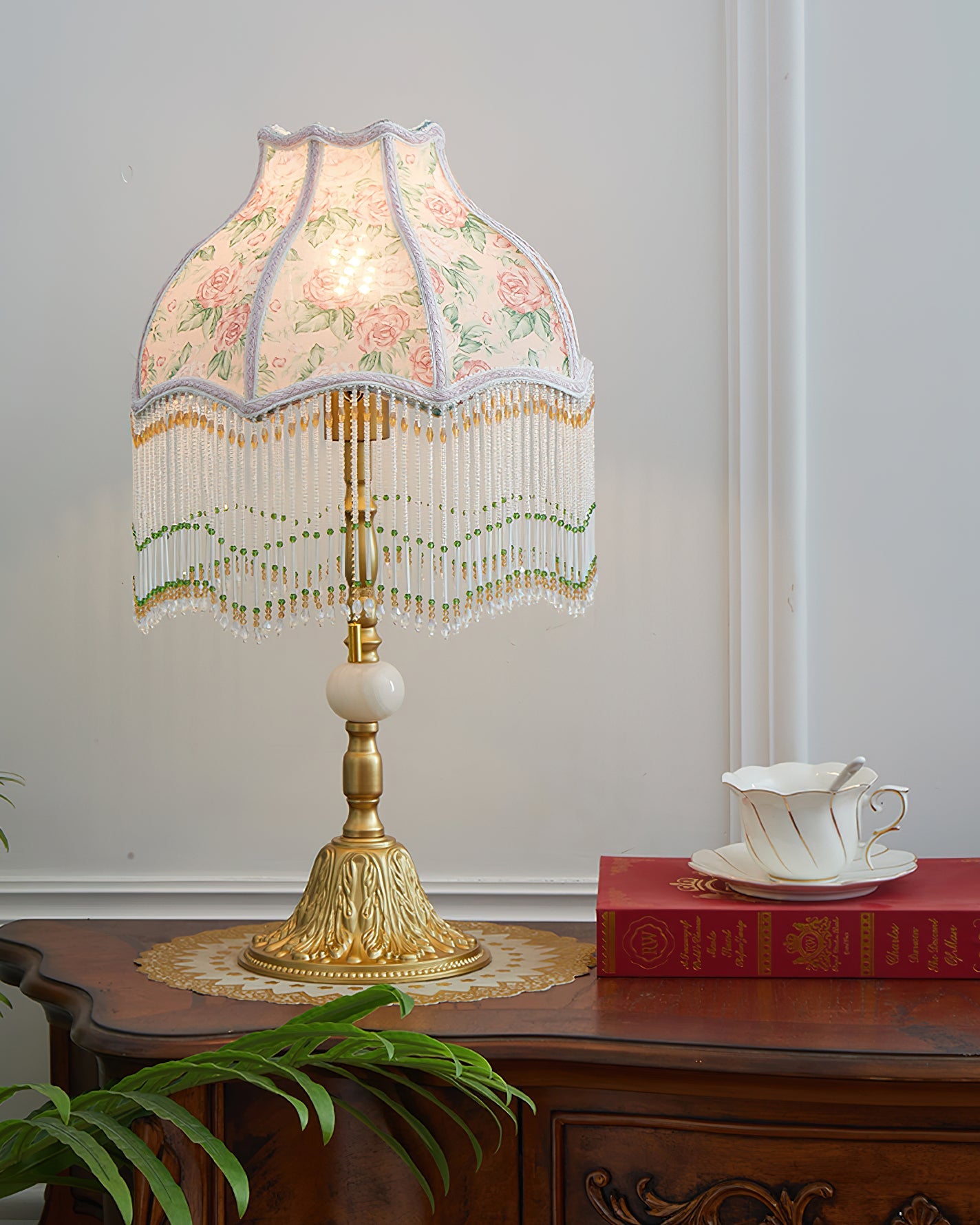 Vintage Tiffany-Style Table Lamp with Floral Accents - Elegant Bedside or Desk Lighting 5
