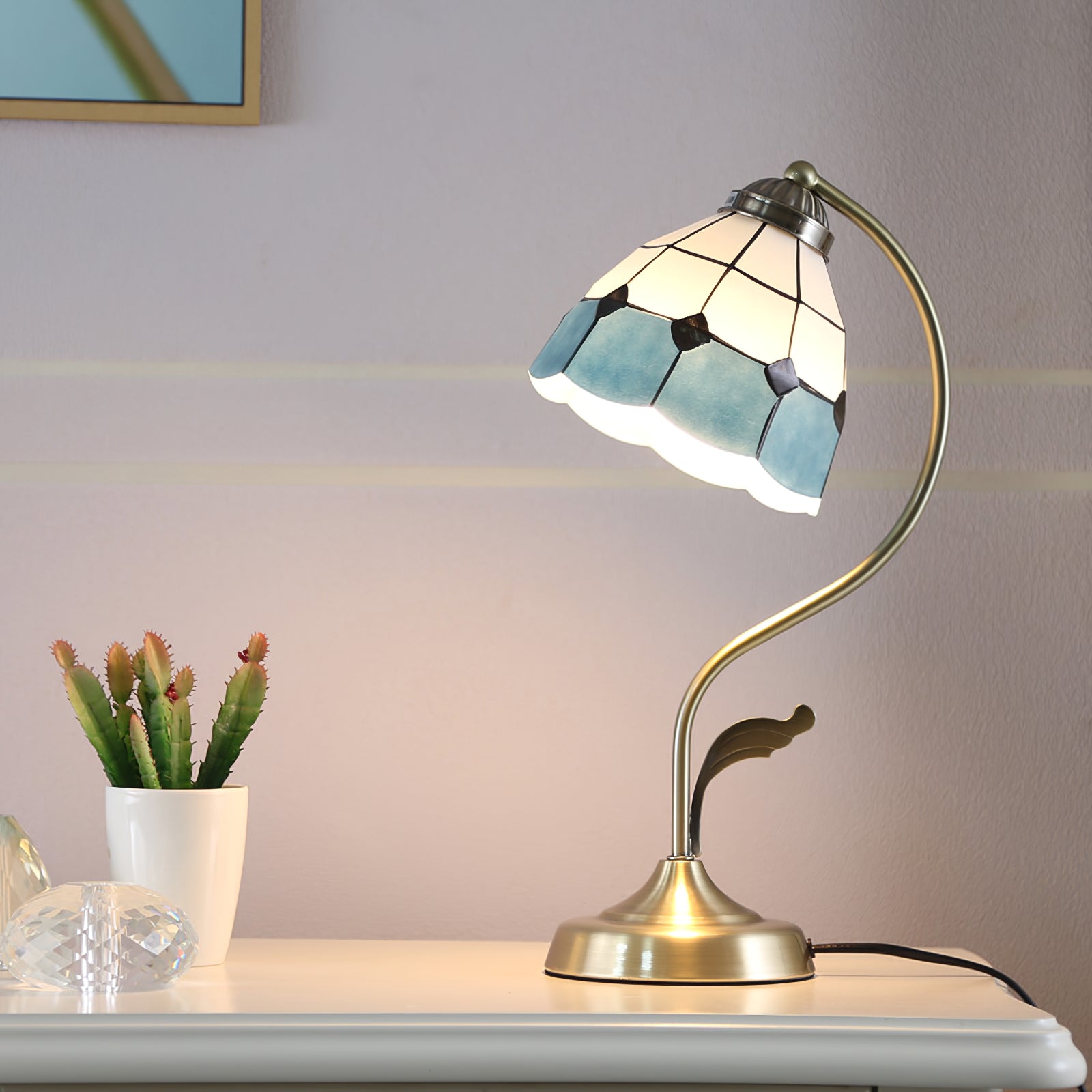 Elegant Flower-Shaped Glass Table Lamp with Metal Base – Indoor Lighting Fixture 3